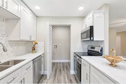 1203 16th Circle SE, Largo, FL 33771 - Photo 9