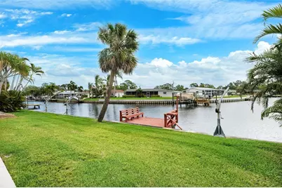 5201 Dover Street NE, Saint Petersburg, FL 33703 - Photo 1