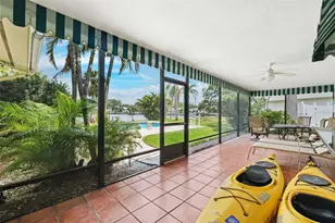 5201 Dover St NE, Saint Petersburg, FL 33703 - Photo 11