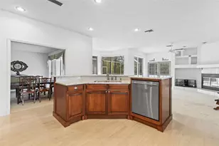 1003 Berkshire Ln, Tarpon Springs, FL 34688 - Photo 9