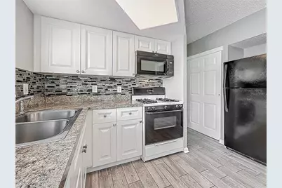 12400 Park Boulevard #121, Seminole, FL 33772 - Photo 13