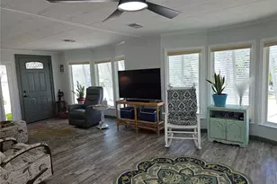 121 Dolphin Dr S, Oldsmar, FL 34677 - Photo 17