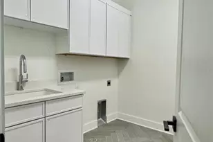 803 W Woodlawn Ave, Tampa, FL 33603 - Photo 17