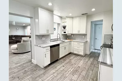 428 45th Avenue N, Saint Petersburg, FL 33703 - Photo 7