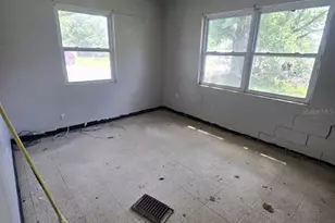 1211 NE 4th St, Mulberry, FL 33860 - Photo 9