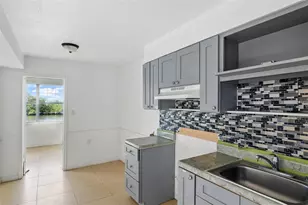 8940 Rocky Creek Dr, Tampa, FL 33615 - Photo 21