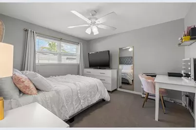 935 Eden Isle Drive NE, Saint Petersburg, FL 33704 - Photo 45