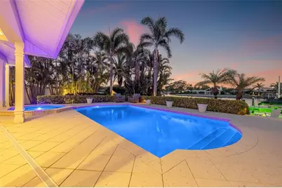 935 Eden Isle Drive NE, Saint Petersburg, FL 33704 - Photo 5