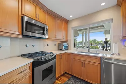 935 Eden Isle Drive NE, Saint Petersburg, FL 33704 - Photo 23
