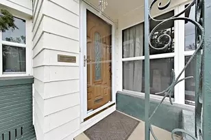 235 38th St S, Saint Petersburg, FL 33711 - Photo 5