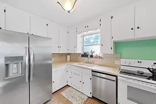 235 38th St S, Saint Petersburg, FL 33711 - Photo 13