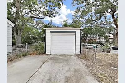 235 38th Street S, Saint Petersburg, FL 33711 - Photo 35
