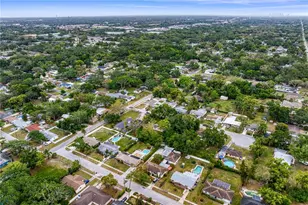 805 W 129th Ave, Tampa, FL 33612 - Photo 5