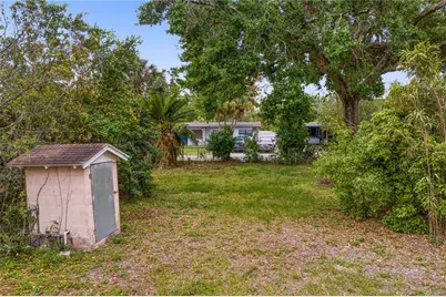 805 W 129th Avenue, Tampa, FL 33612 - Photo 13