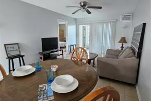 13813 Mission Oaks Blvd, Seminole, FL 33776 - Photo 9