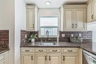 5207 Moeller Ave, Sarasota, FL 34233 - Photo 11
