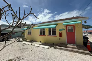 8050 Bayshore Dr, Treasure Island, FL 33706 - Photo 25