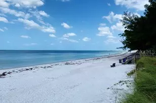 8050 Bayshore Dr, Treasure Island, FL 33706 - Photo 7