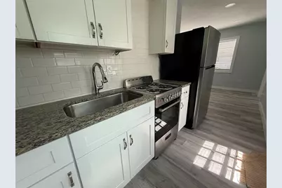 8050 Bayshore Drive, Treasure Island, FL 33706 - Photo 17