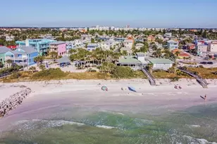 8050 Bayshore Dr, Treasure Island, FL 33706 - Photo 29