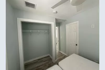 8050 Bayshore Drive, Treasure Island, FL 33706 - Photo 21