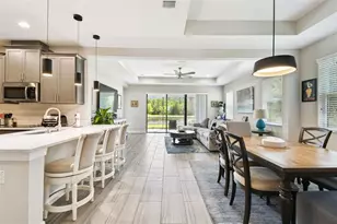 19325 Hawk Vly Dr, Tampa, FL 33647 - Photo 9