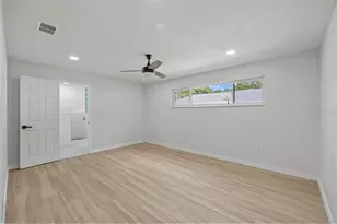 1905 Oro Ct, Clearwater, FL 33764 - Photo 13