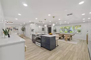 1905 Oro Ct, Clearwater, FL 33764 - Photo 9