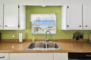 66 Royal Palm Cir, Largo, FL 33778 - Photo 13