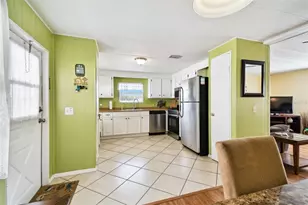 66 Royal Palm Cir, Largo, FL 33778 - Photo 9