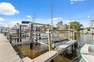 2387 Hanover Dr, Dunedin, FL 34698 - Photo 57