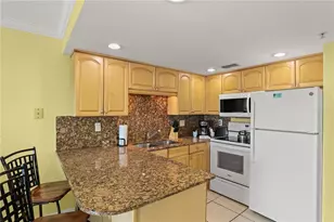 11360 Gulf Blvd, Treasure Island, FL 33706 - Photo 15