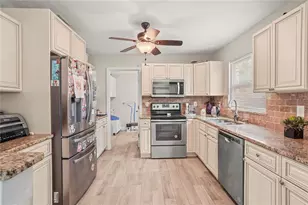 1374 Memorial Dr, Avon Park, FL 33825 - Photo 5