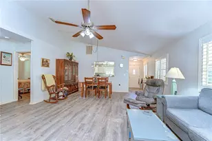 5906 Greenbriar Ct, Zephyrhills, FL 33542 - Photo 11