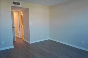 4715 Bay St NE, Saint Petersburg, FL 33703 - Photo 13