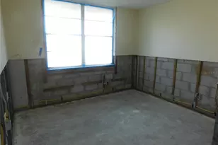 4715 Bay St NE, Saint Petersburg, FL 33703 - Photo 15