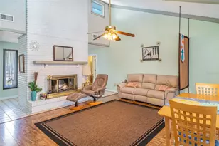 1305 Greenfield Cir, Venice, FL 34292 - Photo 5