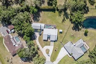 1305 Greenfield Cir, Venice, FL 34292 - Photo 23