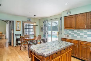 1305 Greenfield Cir, Venice, FL 34292 - Photo 11