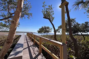 1661 Seabreeze Dr, Tarpon Springs, FL 34689 - Photo 67