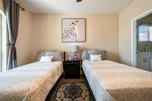 1661 Seabreeze Dr, Tarpon Springs, FL 34689 - Photo 35