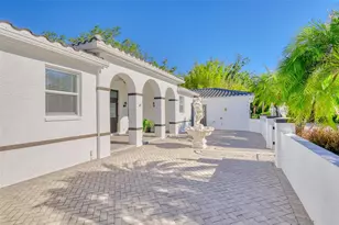 13483 Heritage Way, Sarasota, FL 34240 - Photo 3