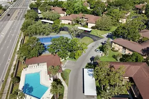 2693 Sabal Springs Cir, Clearwater, FL 33761 - Photo 11