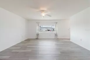 646 Allegheny Dr, Sun City Center, FL 33573 - Photo 7