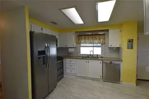 10055 Collingwood Ave, Dade City, FL 33525 - Photo 17