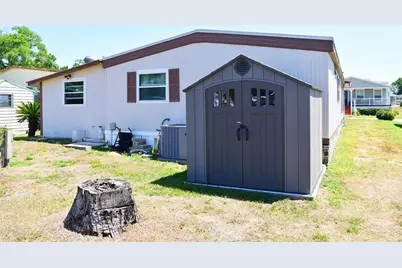 10055 Collingwood Avenue, Dade City, FL 33525 - Photo 5
