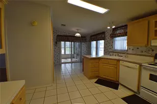 10105 Wellington Ave, Dade City, FL 33525 - Photo 31