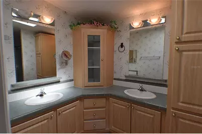 10105 Wellington Avenue, Dade City, FL 33525 - Photo 11