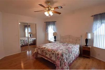 10105 Wellington Avenue, Dade City, FL 33525 - Photo 13