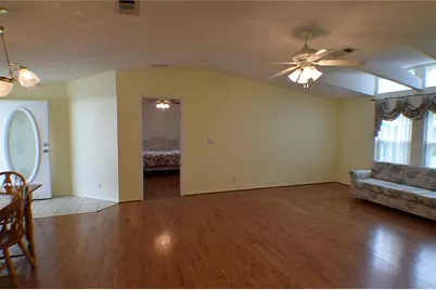 10105 Wellington Avenue, Dade City, FL 33525 - Photo 5